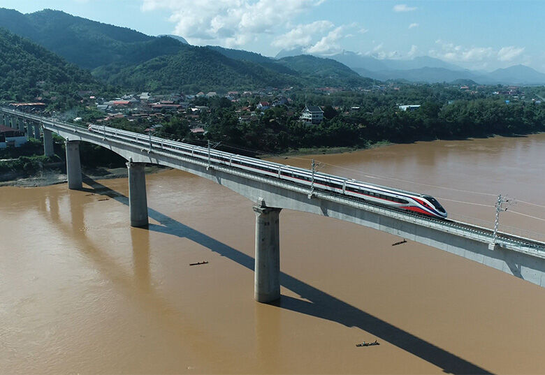Train on Friendship Bridge Lao - Cambodia: The smoothest exit in Southeast Asia